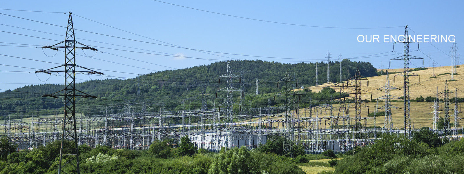 ligne électrique ficelant l'équipement